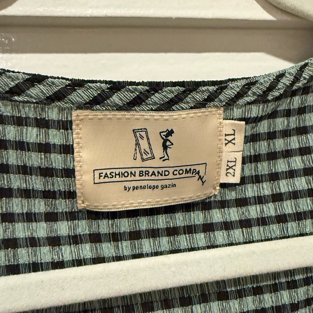 Fashion Brand Company blk & green gingham bra top fits 1X-3X NWOT - Picture 2 of 5